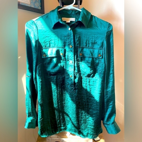 Michael Kors Tops - NWOT Michael Michael Kors Emerald Green Satin Blouse